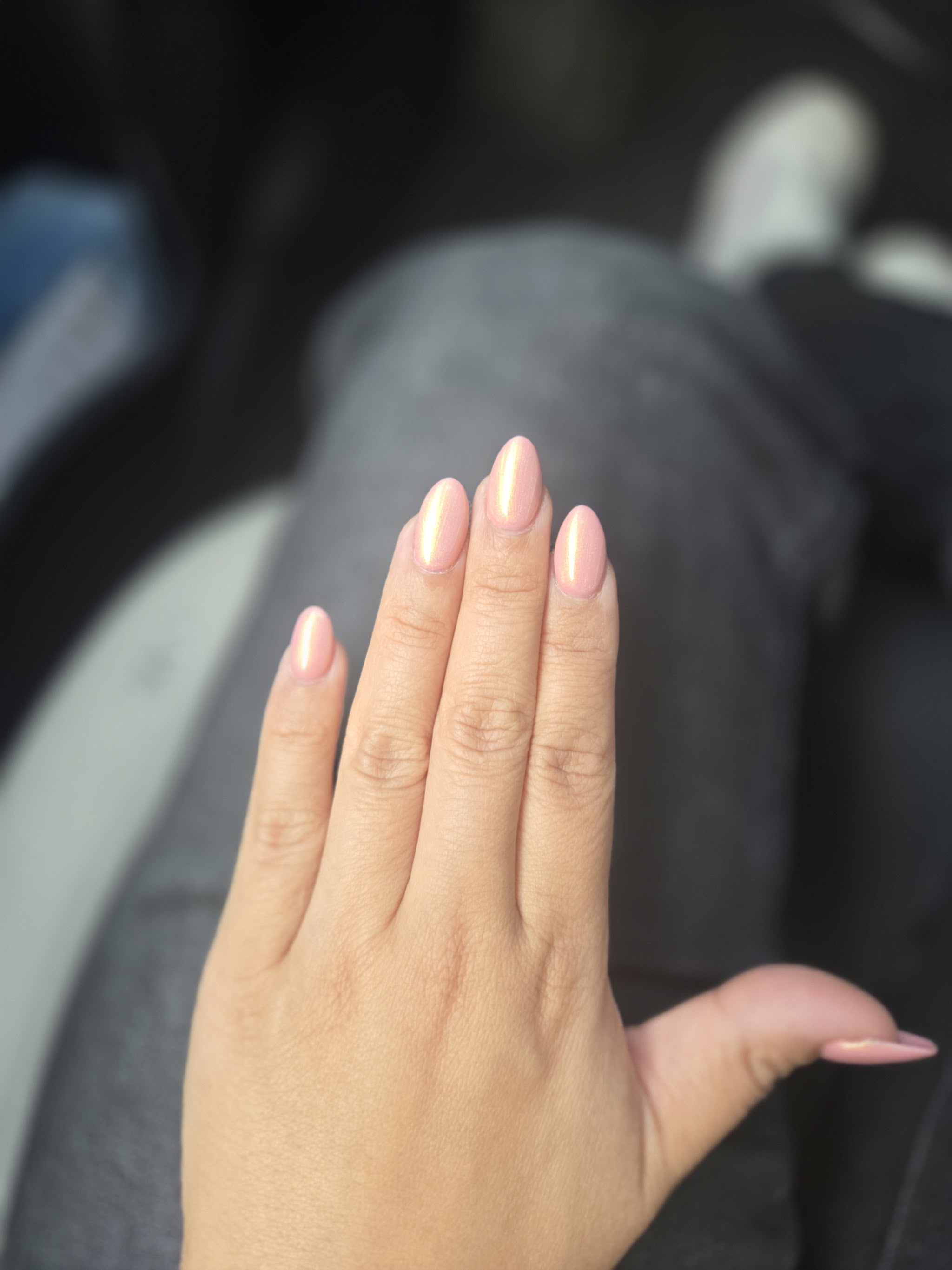 Nude amandelnagels in gel