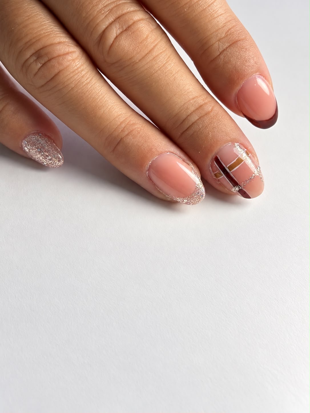 Nude set met roségouden lijntjes en glitter